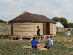 chantier-montage-yourte-oblongue