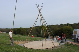 Montage d'un tipi